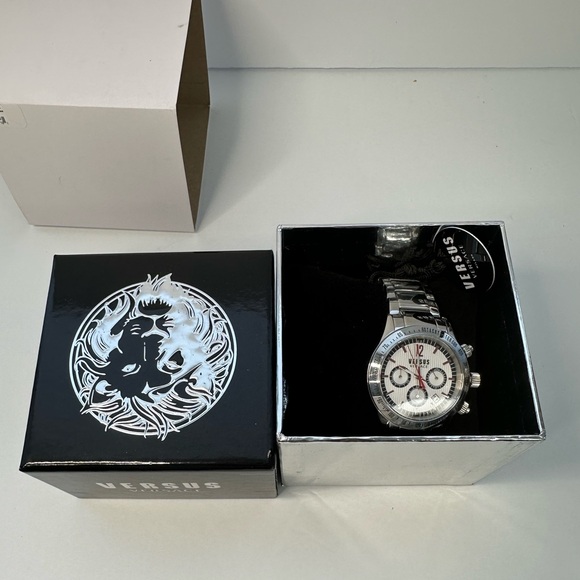 New Authentic VERSUS VERSACE
Cosmopolitan Men's Watch - Picture 14 of 14